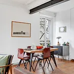 Hawkins Suite Park View In Paris